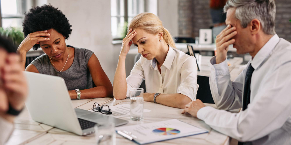 Demissão por justa causa e por acordo